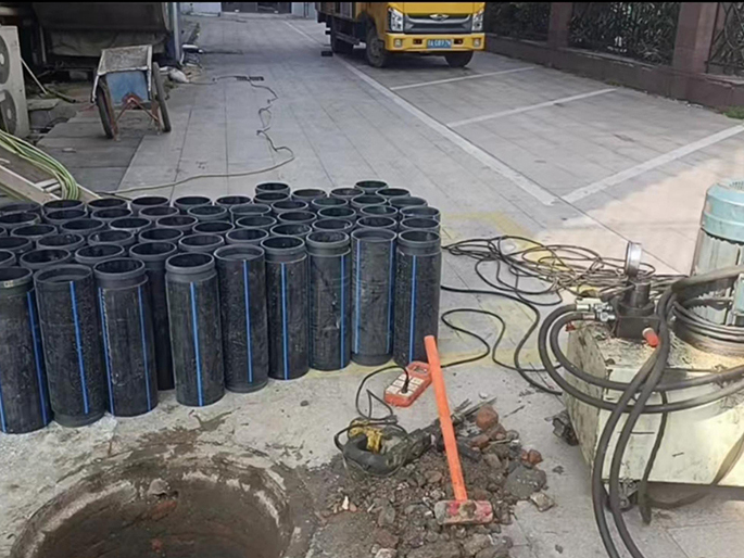 德惠PE置换管厂家 DN315置换管 非开挖管短管置换